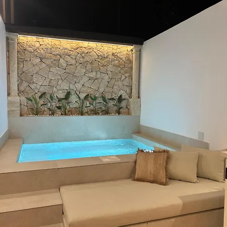 De Lujo Con Piscina Climatizada ネルハ